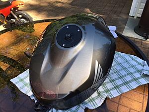 19 liter tank, mint 2005 factory titanium color-img_1065.jpg