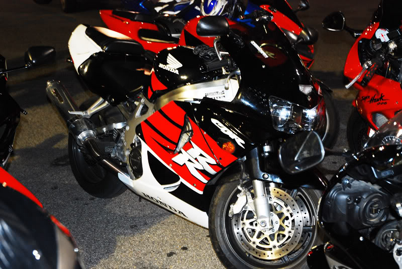 Name:  cbr900rr.jpg
Views: 75
Size:  118.3 KB