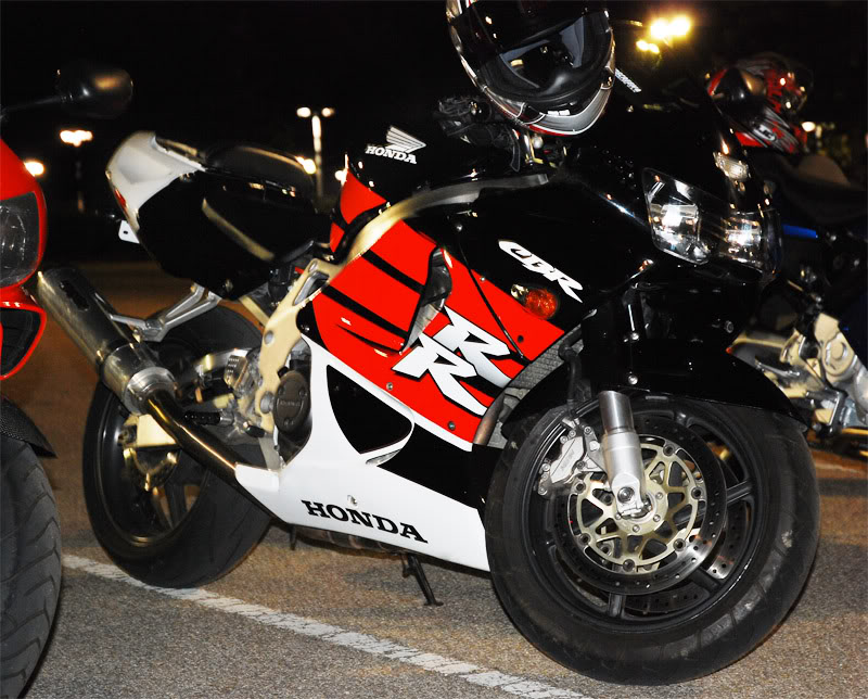 Name:  cbr900rr2.jpg
Views: 69
Size:  128.1 KB
