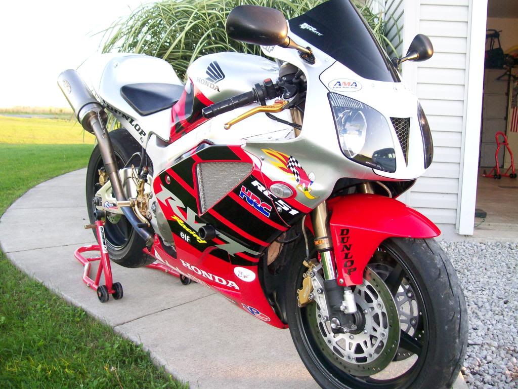 Name:  04HondaRC51NickyHaden006.jpg
Views: 144
Size:  146.6 KB