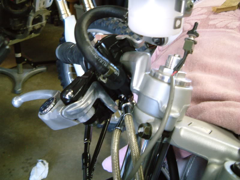 Name:  GSXR1000MC051.jpg
Views: 902
Size:  71.2 KB